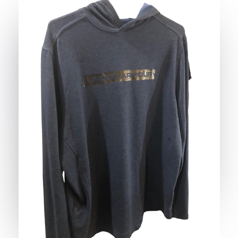 Under Armour Men’s Loose Hoodie Cold Gear, thinner style material